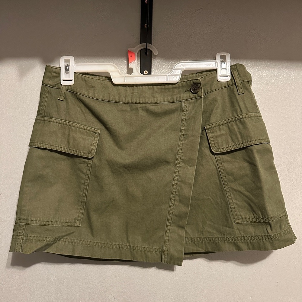 Universal Thread Green Cargo Skirt